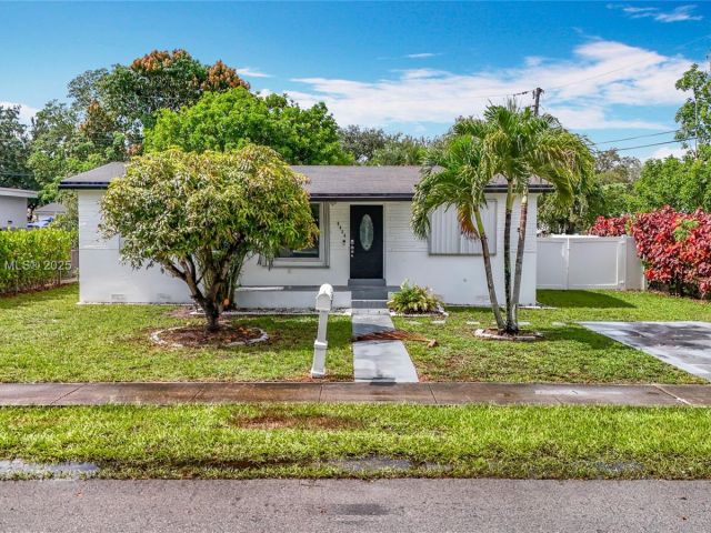 Продажа дома по адресу 6464 Mcclellan St - фото 6204349