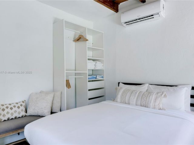 Дом в аренду по адресу 11534 NE 13th Ave - фото 6181125