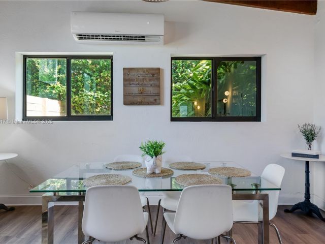 Дом в аренду по адресу 11534 NE 13th Ave - фото 6181140