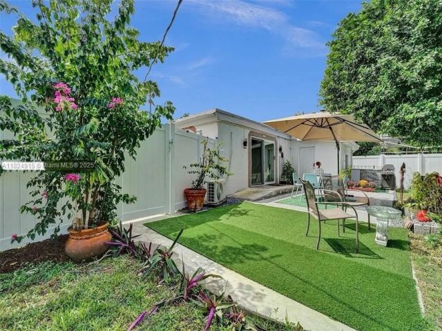 Продажа дома по адресу 1607 Moffett St - фото 6182429