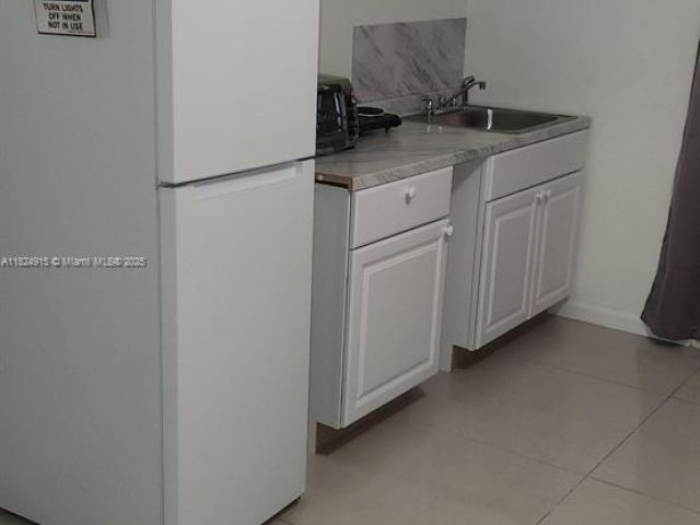 Продажа дома по адресу 1607 Moffett St - фото 6182436