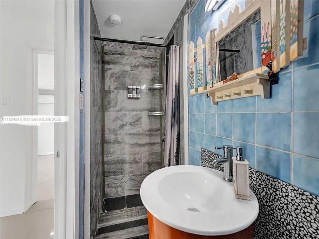 Продажа дома по адресу 1607 Moffett St - фото 6182437