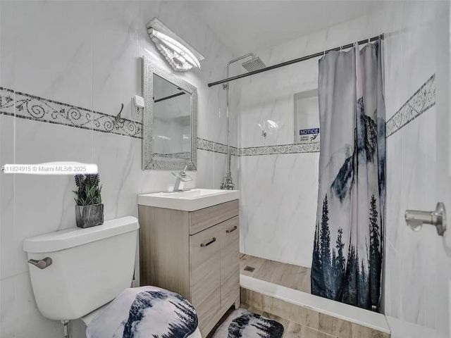 Продажа дома по адресу 1607 Moffett St - фото 6182438