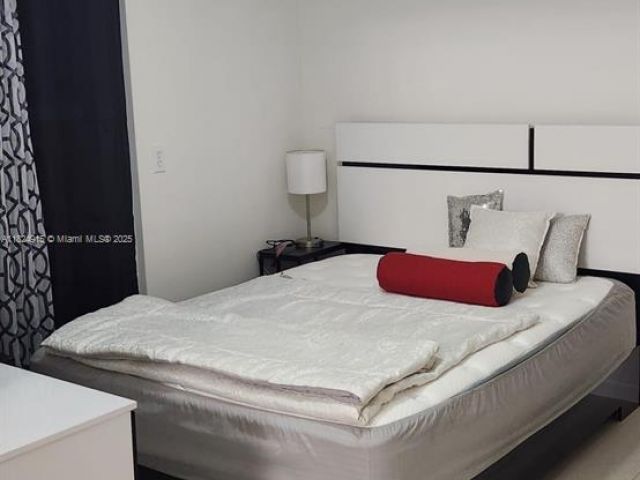 Продажа дома по адресу 1607 Moffett St - фото 6182440