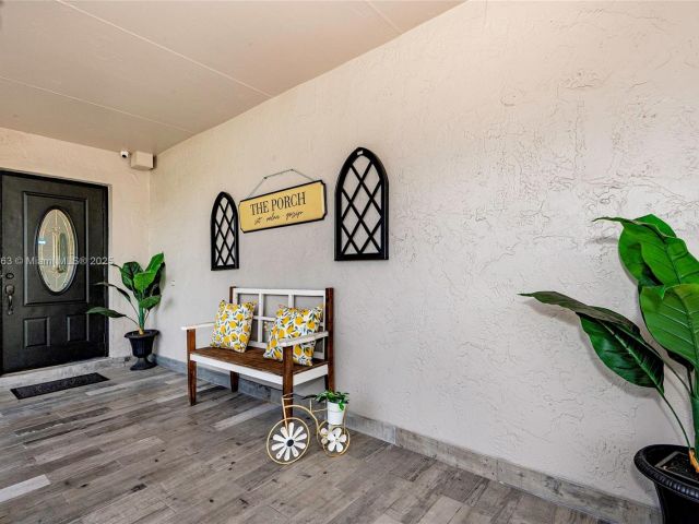 Продажа дома по адресу 11700 Sheridan St - фото 6204413