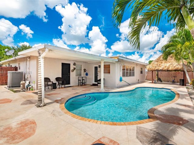 Продажа дома по адресу 11700 Sheridan St - фото 6204415