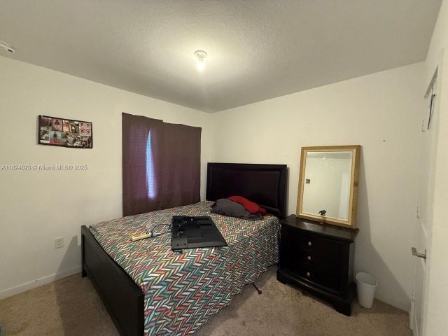 Дом в аренду по адресу 2317 SE 10th St 2317 - фото 6191294