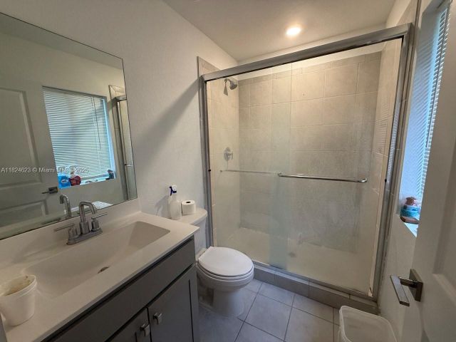 Дом в аренду по адресу 2317 SE 10th St 2317 - фото 6191297