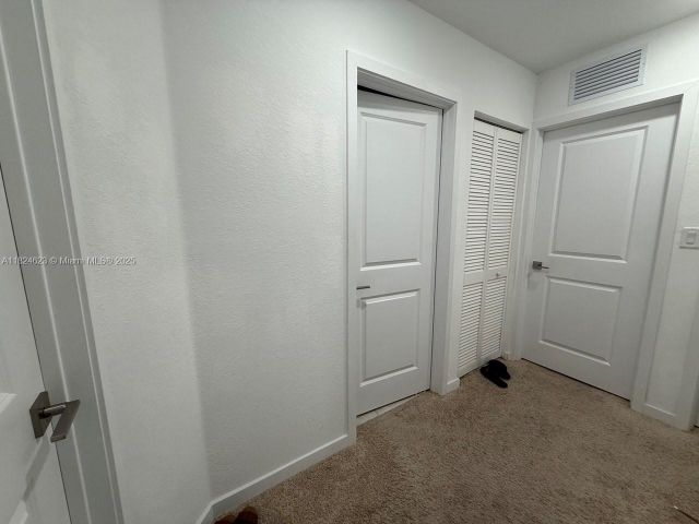 Дом в аренду по адресу 2317 SE 10th St 2317 - фото 6191300