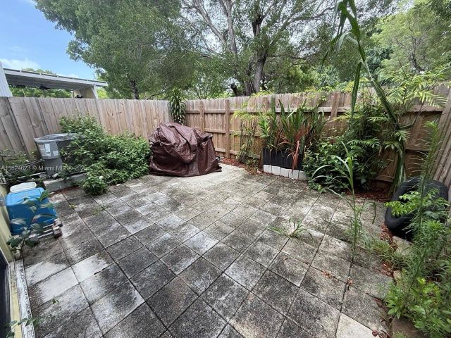 Дом в аренду по адресу 2317 SE 10th St 2317 - фото 6191306