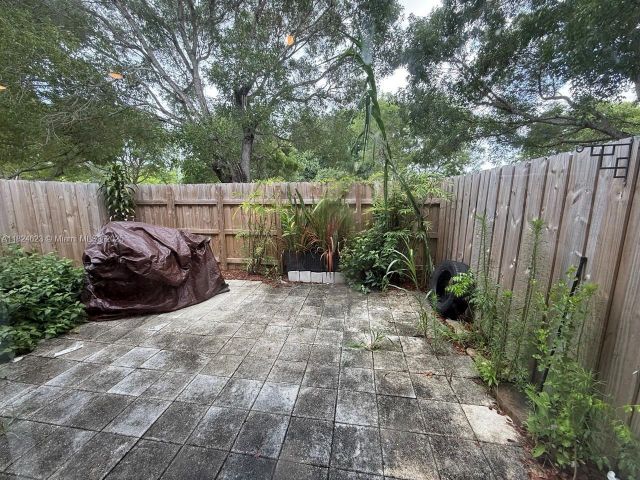Дом в аренду по адресу 2317 SE 10th St 2317 - фото 6191307