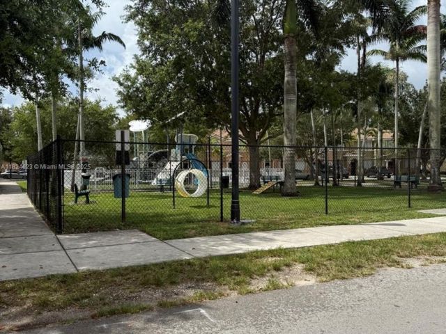 Дом в аренду по адресу 2317 SE 10th St 2317 - фото 6191308