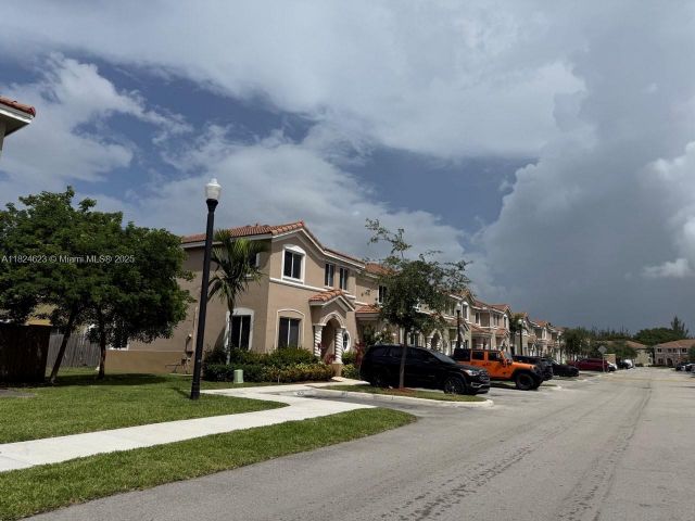 Дом в аренду по адресу 2317 SE 10th St 2317 - фото 6191310