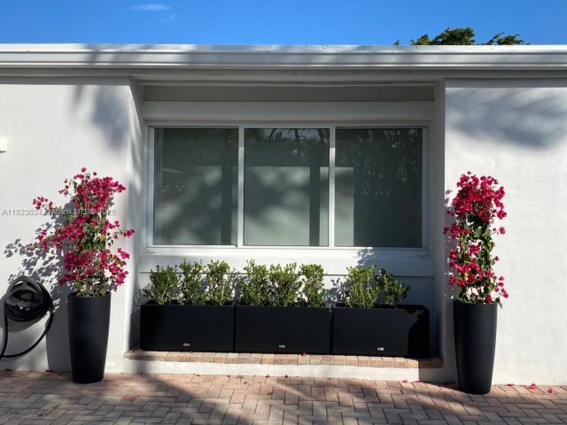 Продажа дома по адресу 900 Diplomat Pkwy - фото 6182774