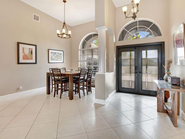 Продажа дома по адресу 12364 Clearfalls Drive - фото 6217515