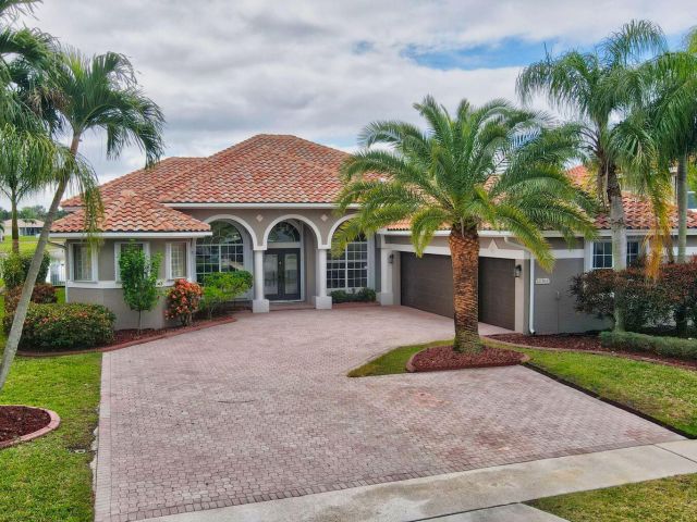 Продажа дома по адресу 12364 Clearfalls Drive - фото 6217516