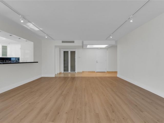 Продажа квартиры #16Y - фото 6196375