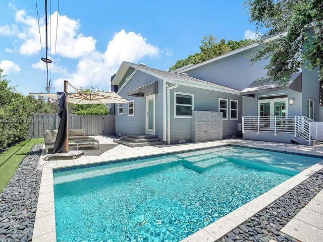 Дом в аренду по адресу 150 NE 50 A - фото 6183651