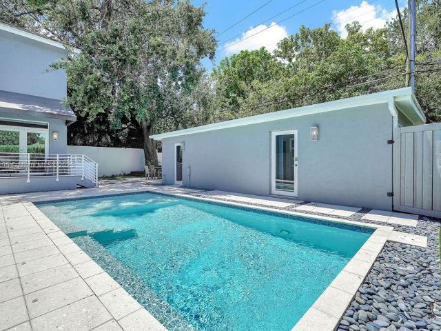 Дом в аренду по адресу 150 NE 50 A - фото 6183653