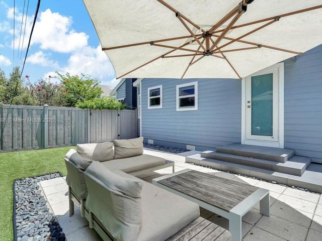 Дом в аренду по адресу 150 NE 50 A - фото 6183654