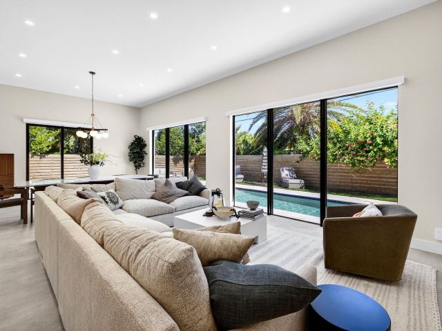 Продажа дома по адресу 1807 NE 18th Street - фото 6250007