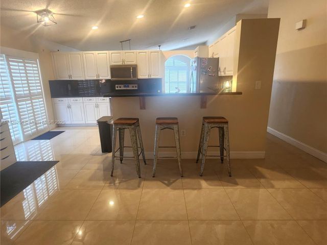 Продажа дома по адресу 2017 NW 182nd Ave - фото 6206736