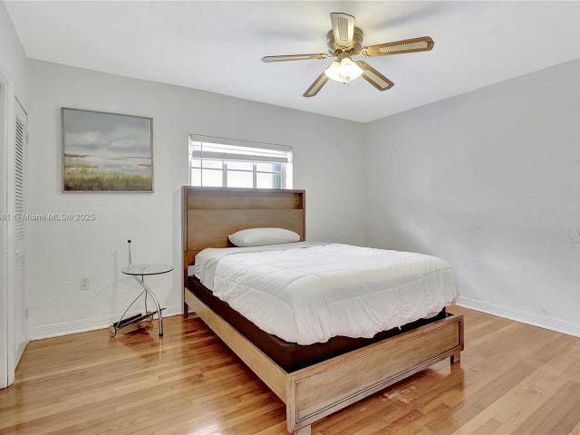 Дом в аренду по адресу 33 SW 20th Rd . - фото 6182881