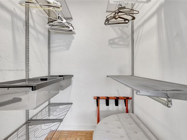 Дом в аренду по адресу 33 SW 20th Rd . - фото 6182882