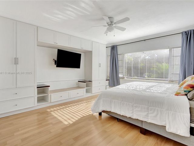 Дом в аренду по адресу 33 SW 20th Rd . - фото 6182885