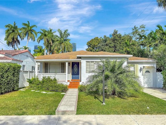 Дом в аренду по адресу 33 SW 20th Rd . - фото 6182896