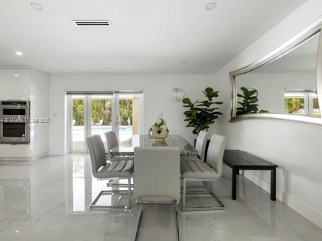 Продажа дома по адресу 17975 SW 232nd St - фото 6184089