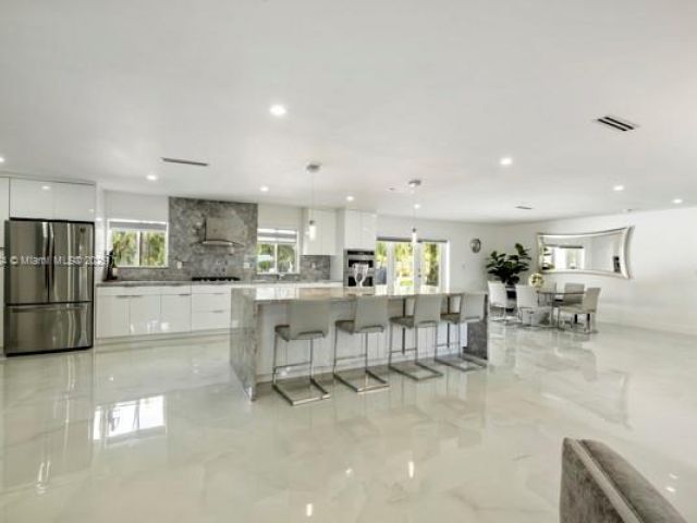 Продажа дома по адресу 17975 SW 232nd St - фото 6184093