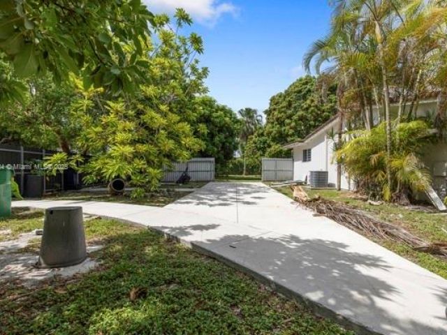 Продажа дома по адресу 17975 SW 232nd St - фото 6184097