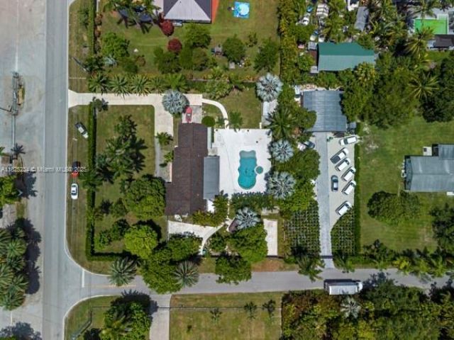 Продажа дома по адресу 17975 SW 232nd St - фото 6184098