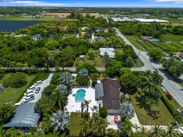 Продажа дома по адресу 17975 SW 232nd St - фото 6184099