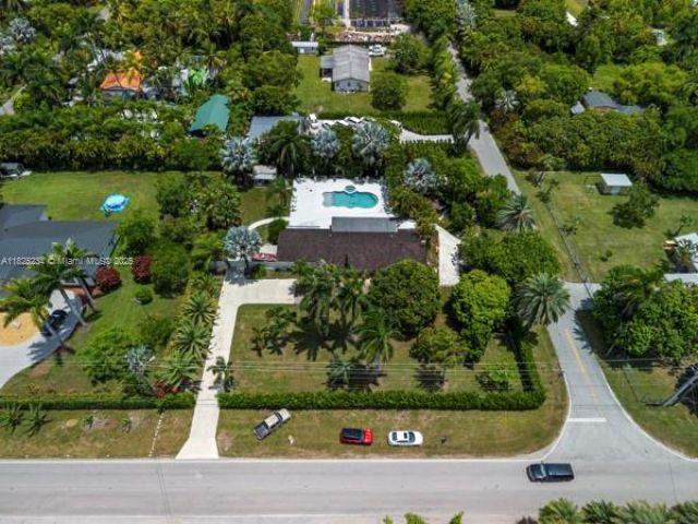 Продажа дома по адресу 17975 SW 232nd St - фото 6184102