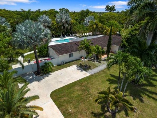 Продажа дома по адресу 17975 SW 232nd St - фото 6184105