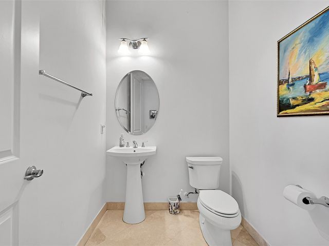 Продажа дома по адресу 6980 NW 28th Ave - фото 6252208