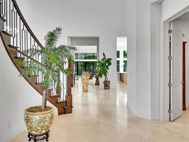 Продажа дома по адресу 6980 NW 28th Ave - фото 6252222