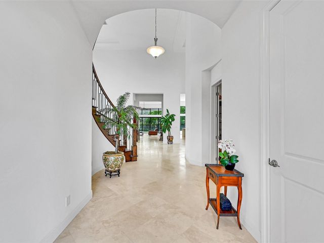 Продажа дома по адресу 6980 NW 28th Ave - фото 6252223