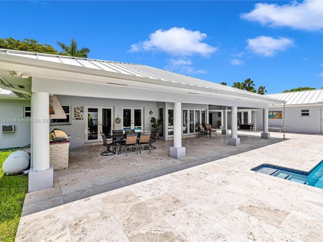 Продажа дома по адресу 10563 SW 92nd Ave - фото 6222096