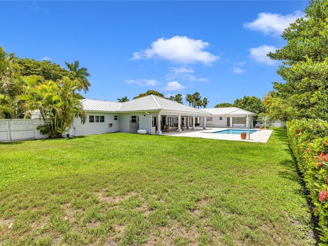 Продажа дома по адресу 10563 SW 92nd Ave - фото 6222100