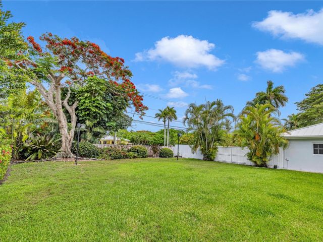 Продажа дома по адресу 10563 SW 92nd Ave - фото 6222102