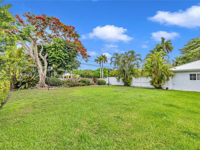 Продажа дома по адресу 10563 SW 92nd Ave - фото 6222103