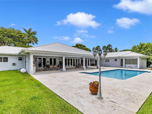 Продажа дома по адресу 10563 SW 92nd Ave - фото 6222104