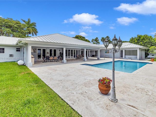 Продажа дома по адресу 10563 SW 92nd Ave - фото 6222105