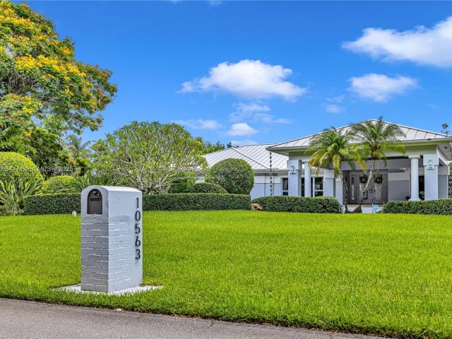 Продажа дома по адресу 10563 SW 92nd Ave - фото 6222113