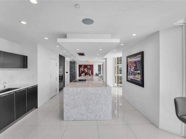 Продажа квартиры #3405 - фото 6205068