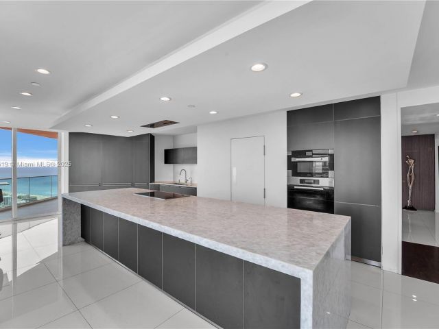 Продажа квартиры #3405 - фото 6205077