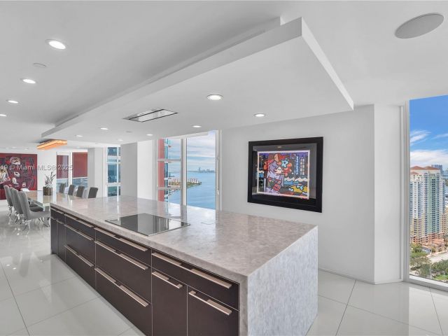 Продажа квартиры #3405 - фото 6205080